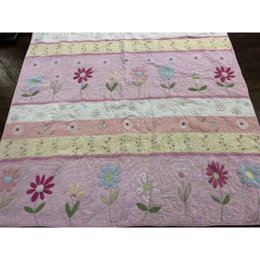 Pottery Barn Kids Quilted Comforter 86 x 86 Daisy Garden Floral Full Cottagecore